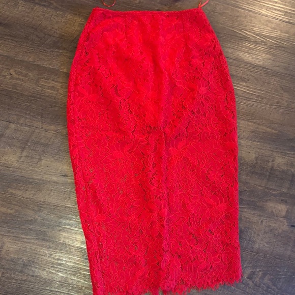 Red two piece lace set - Picture 2 of 3